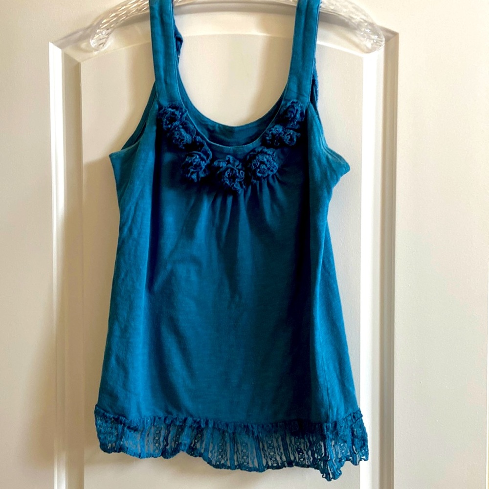Cute teal coloured rose design top in size M